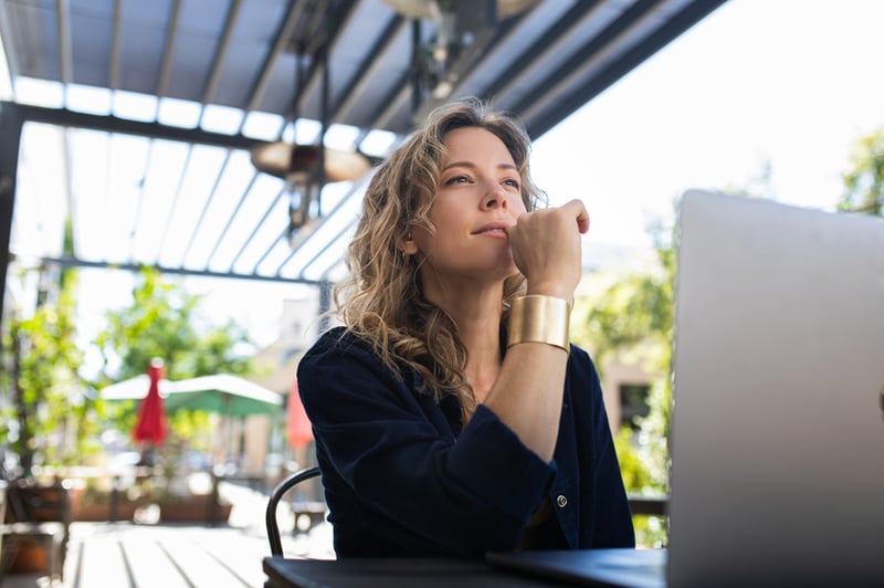 woman-thinking-growth-mindset