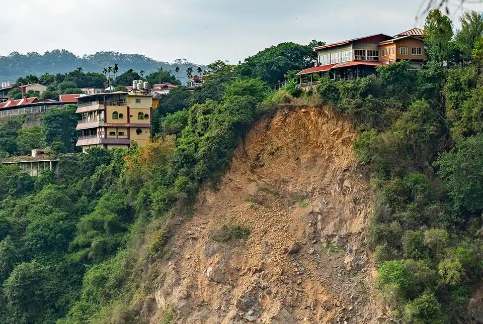 Landslide aftermath. © Timo Volz, Unsplash