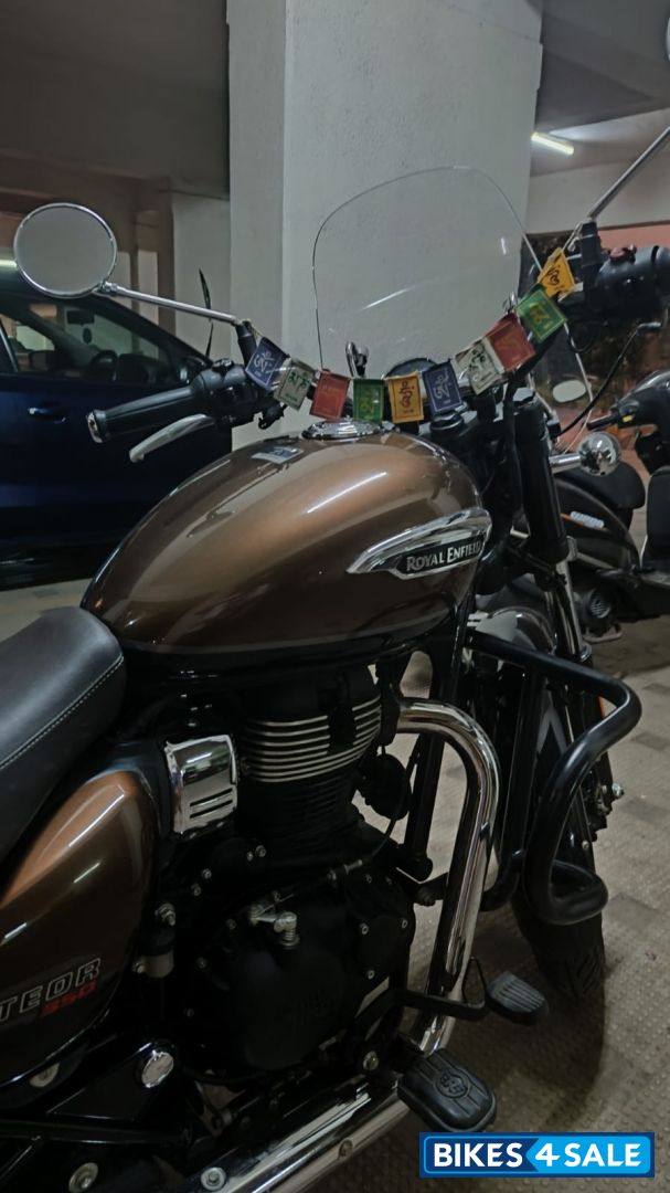 Brown & Black Royal Enfield Meteor 350 Supernova Picture 4. Bike ID ...