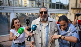 Diego 'El Cigala' arrives at court to face trial over alleged abuse of his former partner on November 07, 2024 in Jerez de la Frontera, Spain.