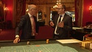 Von links: Wissenschaftsmoderator Karsten Schwanke und Prof. Dr. Christian Hesse (Professor für Mathematische Statistik an der Universität Stuttgart) diskutieren im Casino Baden-Baden über die Wahrscheinlichkeitsrechnung beim Roulette. | Bild: BR/Maximilian Schecker