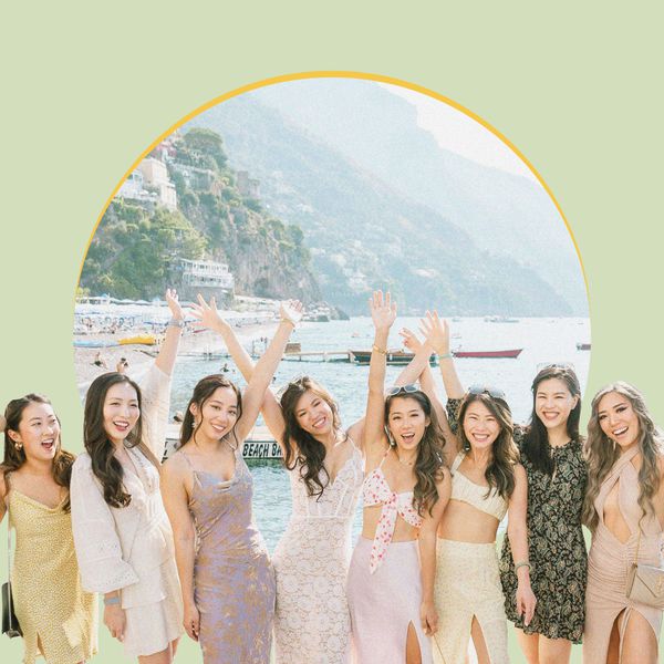 women on bachelorette party trip in Italy