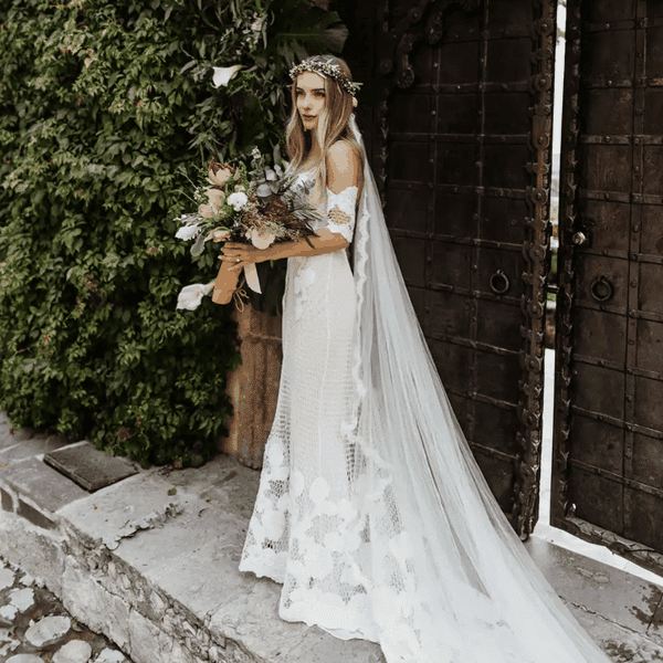 What Is a Mantilla Wedding Veil?