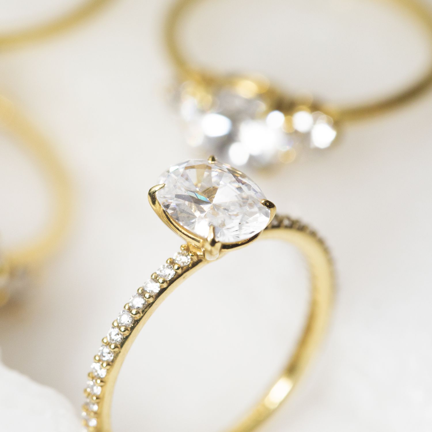 gold diamond engagement ring