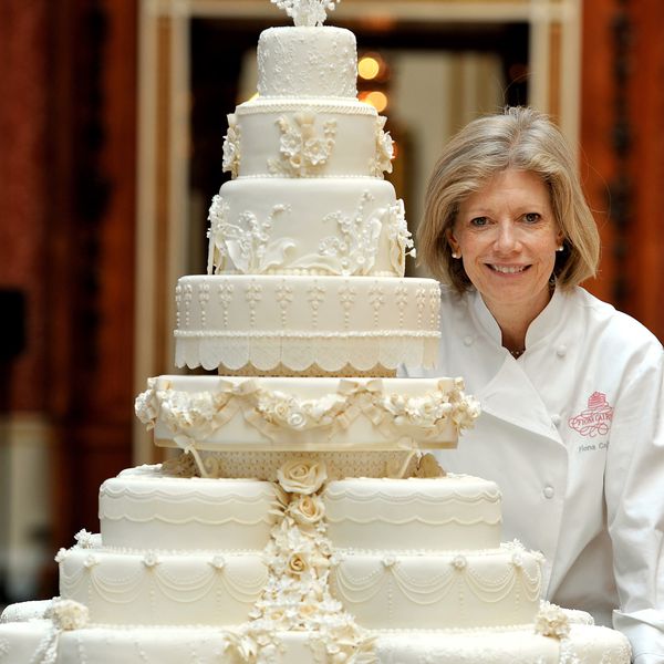 Fiona Cairns Smiling Behind Kate Middleton and Prince Williamâs Elaborate Wedding Cake