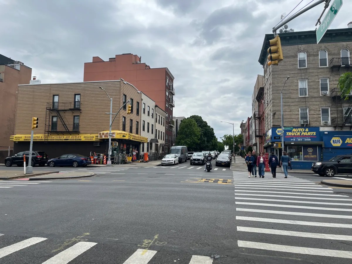 mcguinness boulevard at calyer street