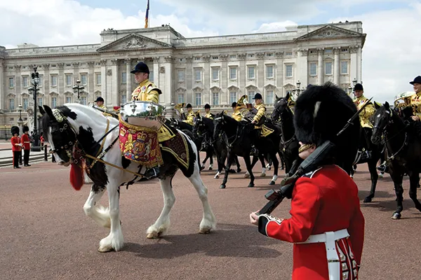 Visit Buckingham Palace