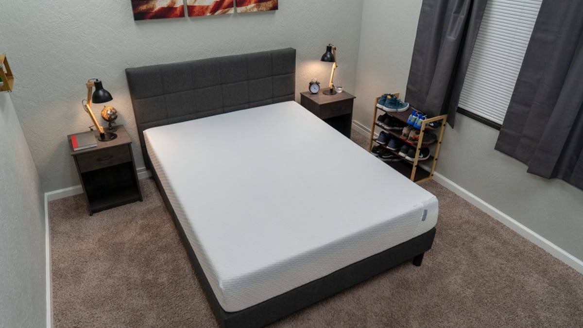 An overhead look at the Tuft & Needle mattress inside of a bedroom.