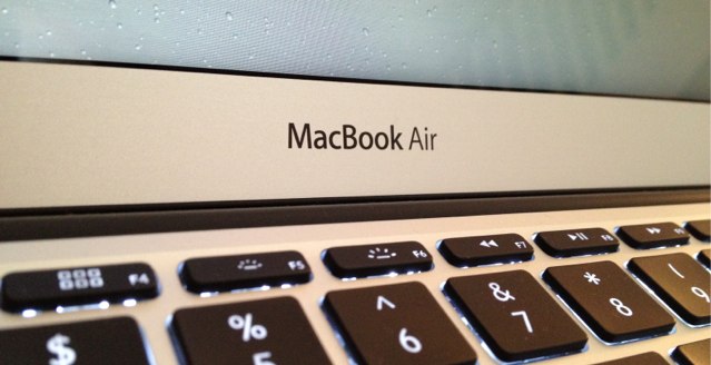 MacBook-Air-logo-close-up