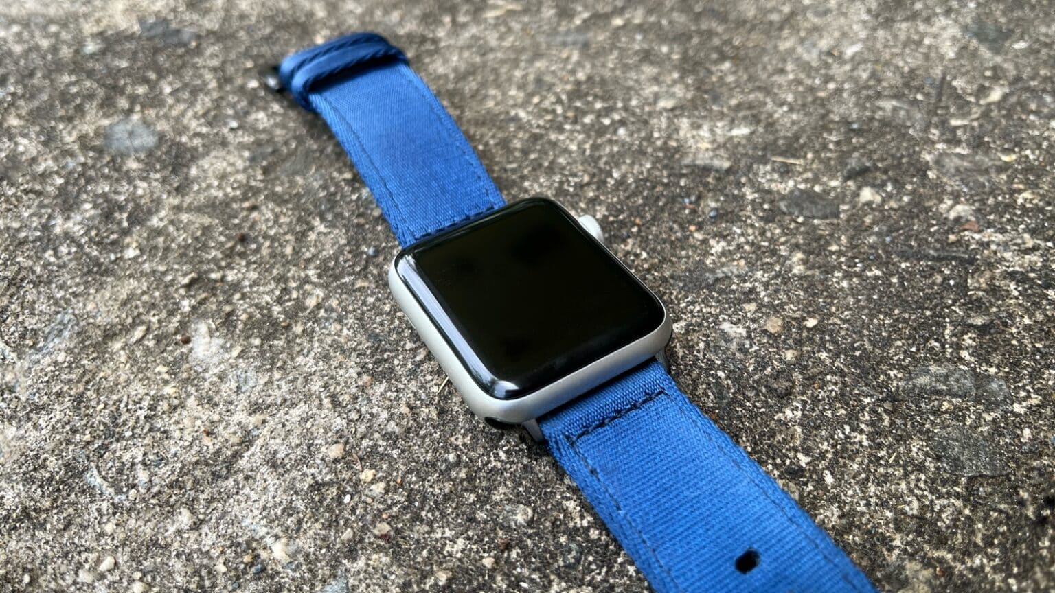 BluShark AlphaPremier Apple Watch Band review