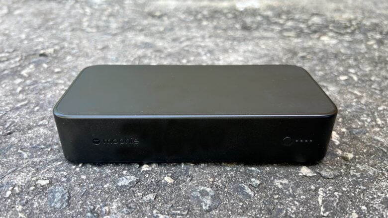 mophie powerstation XL big, yeah yeah yeah. It's not small, no no no.