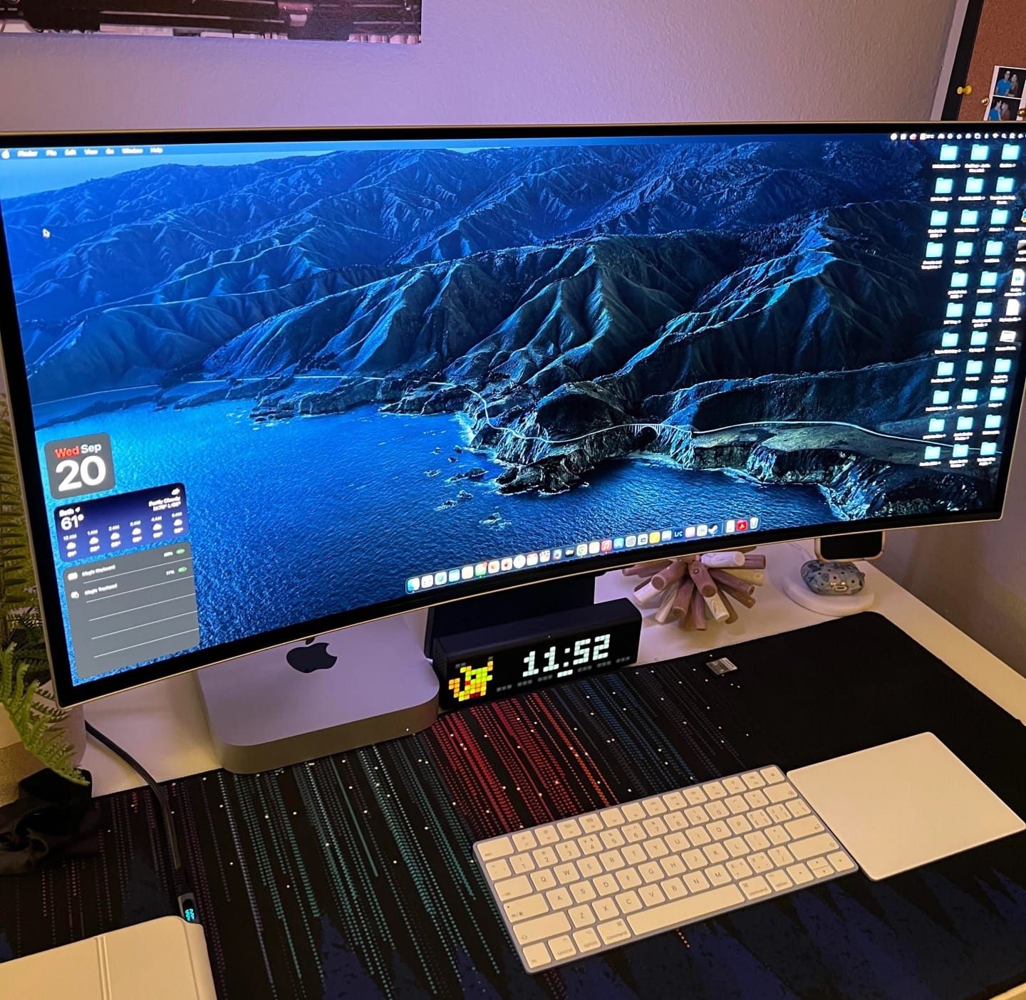 This Mac mini setup's user is over the moon about his new Samsung Odyssey G8 series curved gaming display.