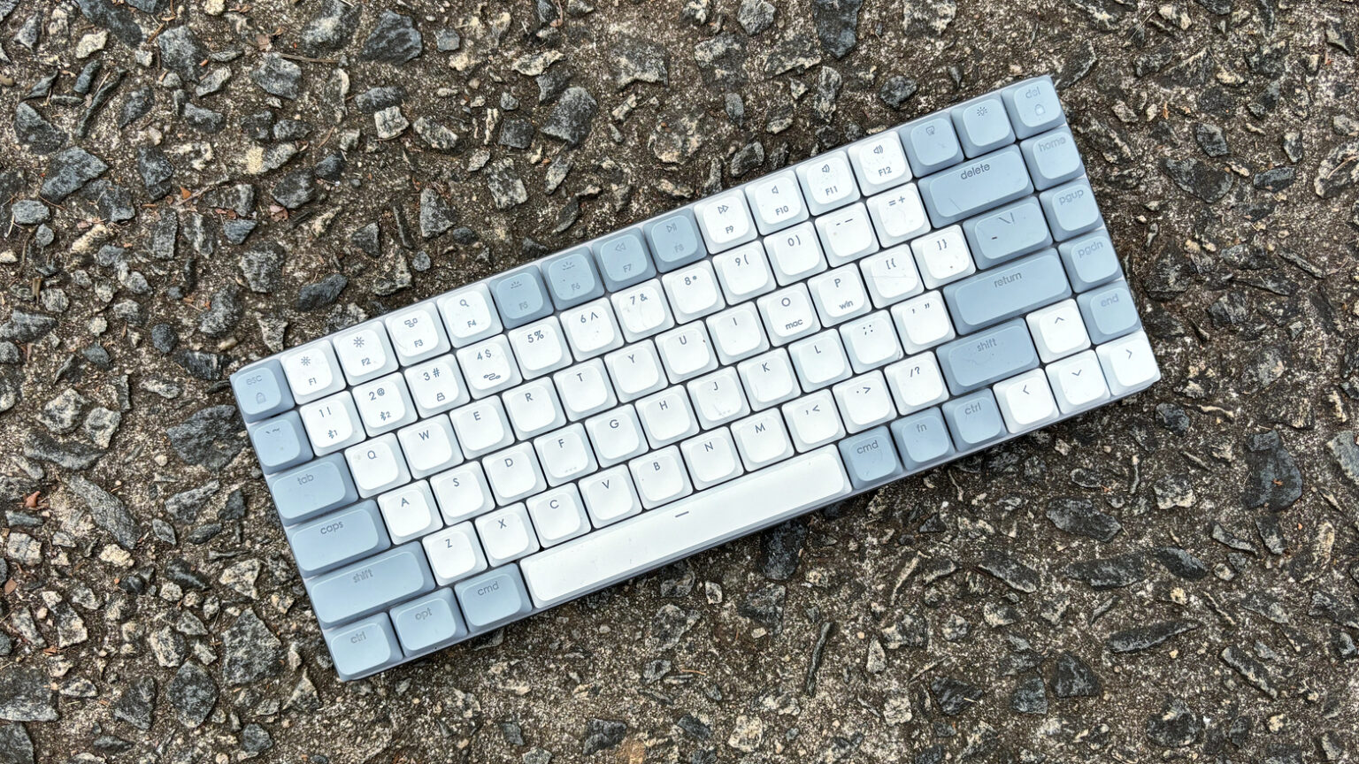 Satechi SM1 Slim Mechanical Backlit Bluetooth Keyboard review