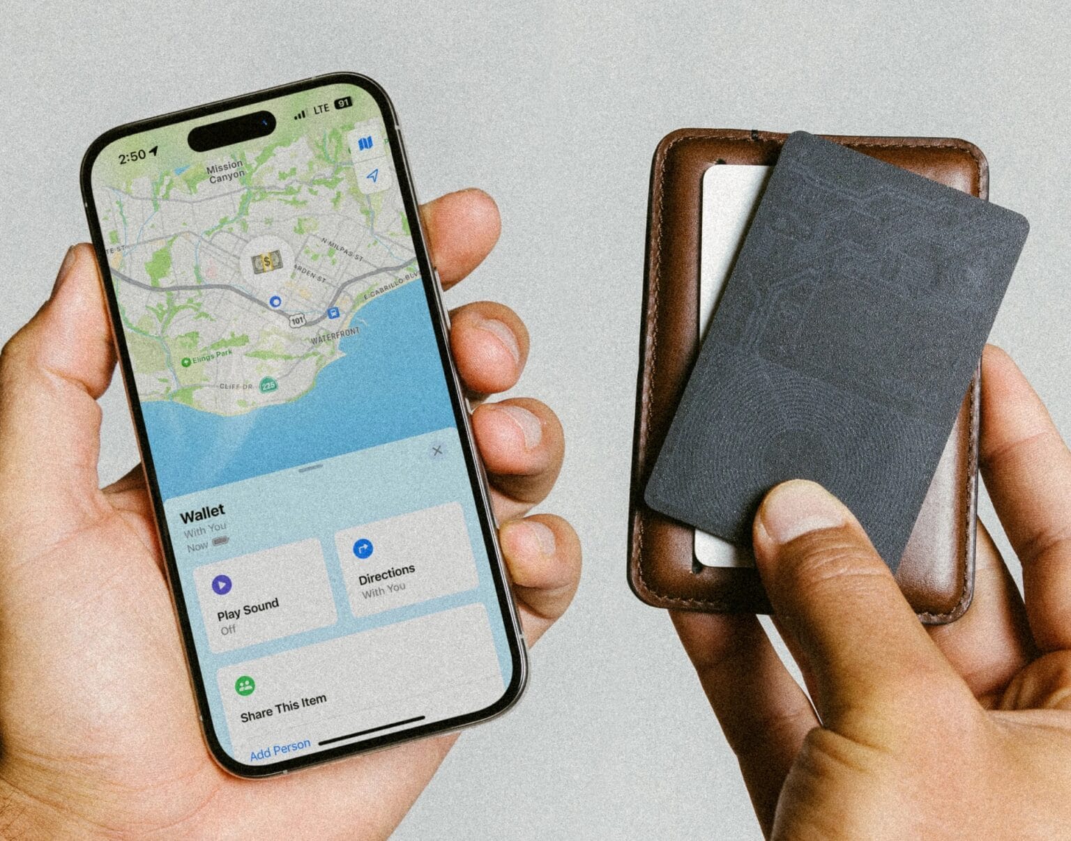 Nomad Tracking Card with iPhone