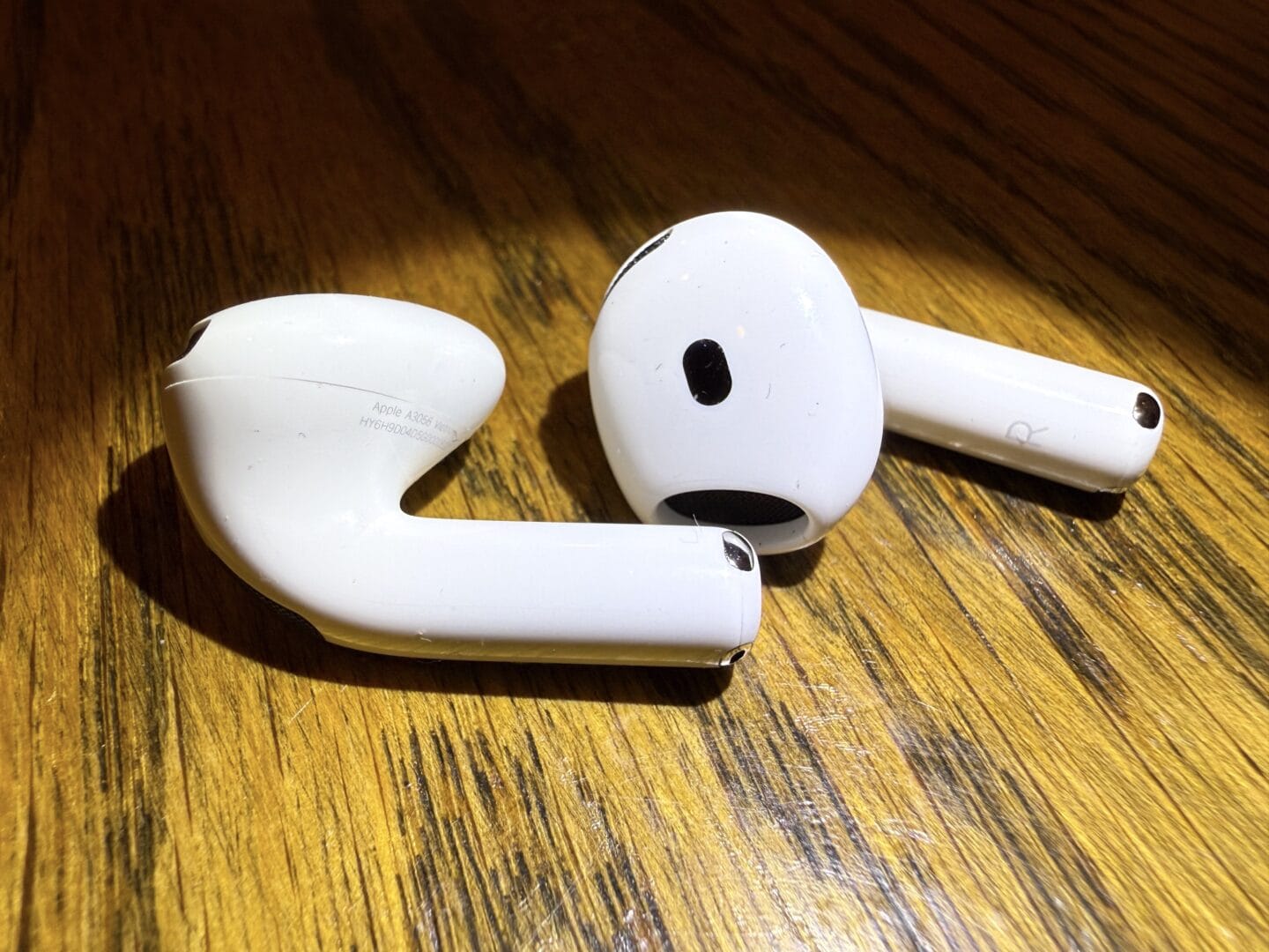 Apple AirPods 4 design