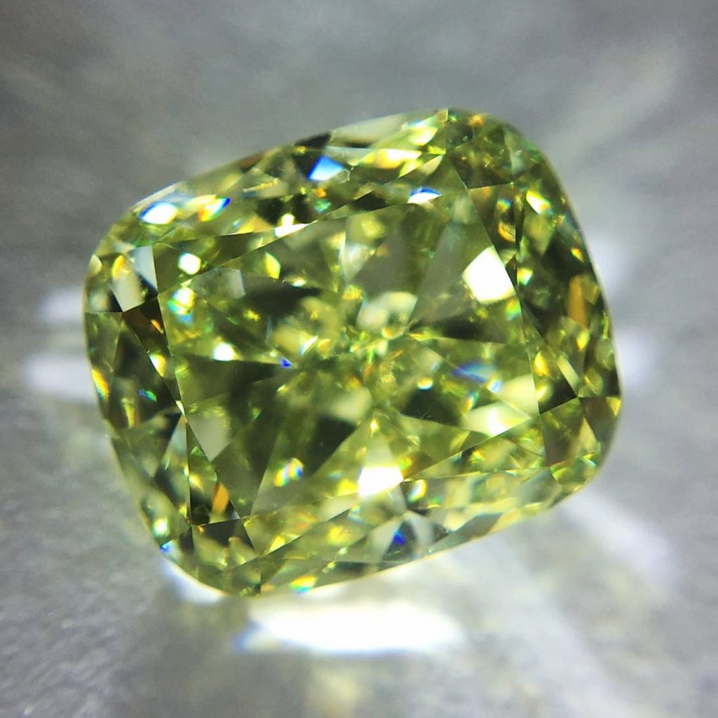 橄欖綠鑽 Olive Green Diamond