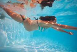 Is It Safe to Swim in a Chlorine Pool While Pregnant?