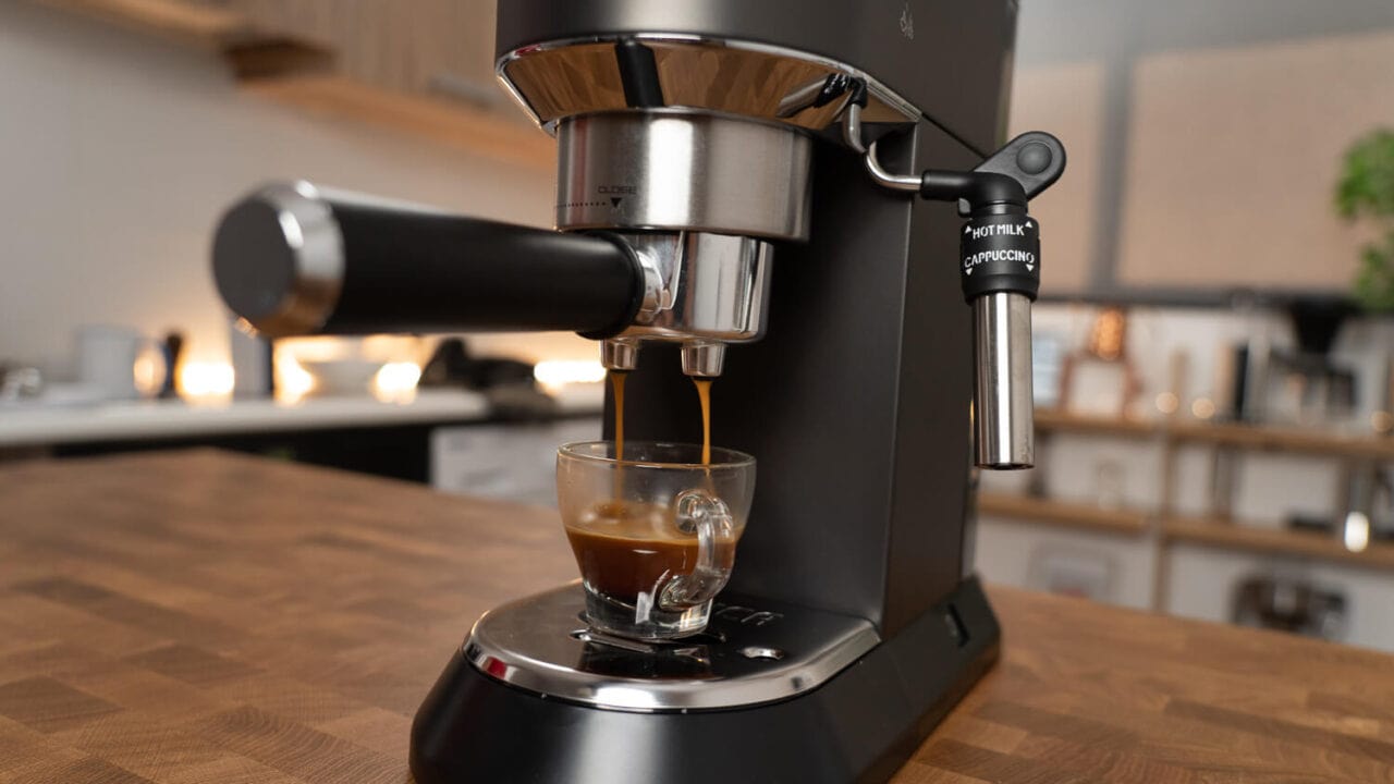 günstige Espresso­maschine Test: Delonghi Ec 685 Testsieger