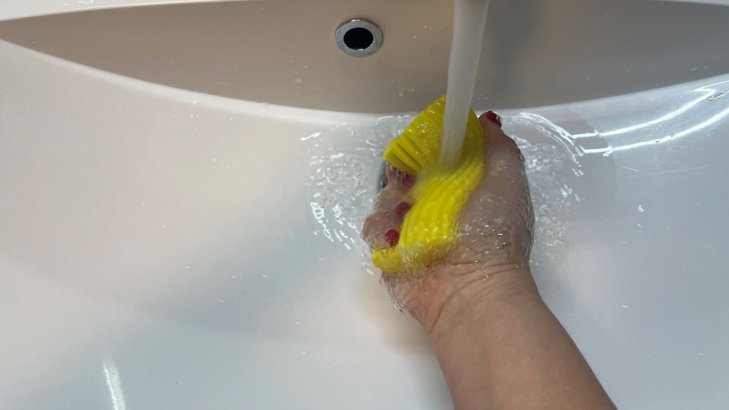 Staubwedel Test: Scrub Daddy Sddamyl Reinigung