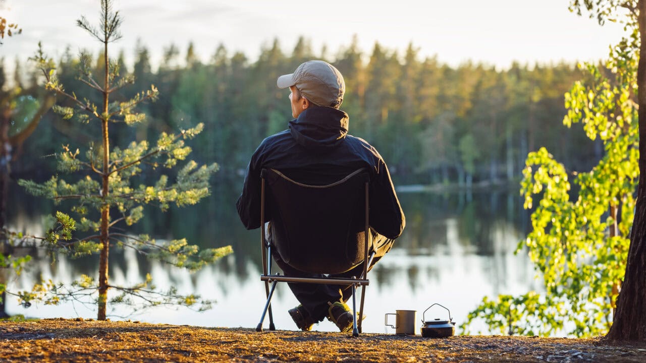 Campingausrüstung: Was darf auf keiner Packliste fehlen? Test: Aufmacher Campingausrüstung