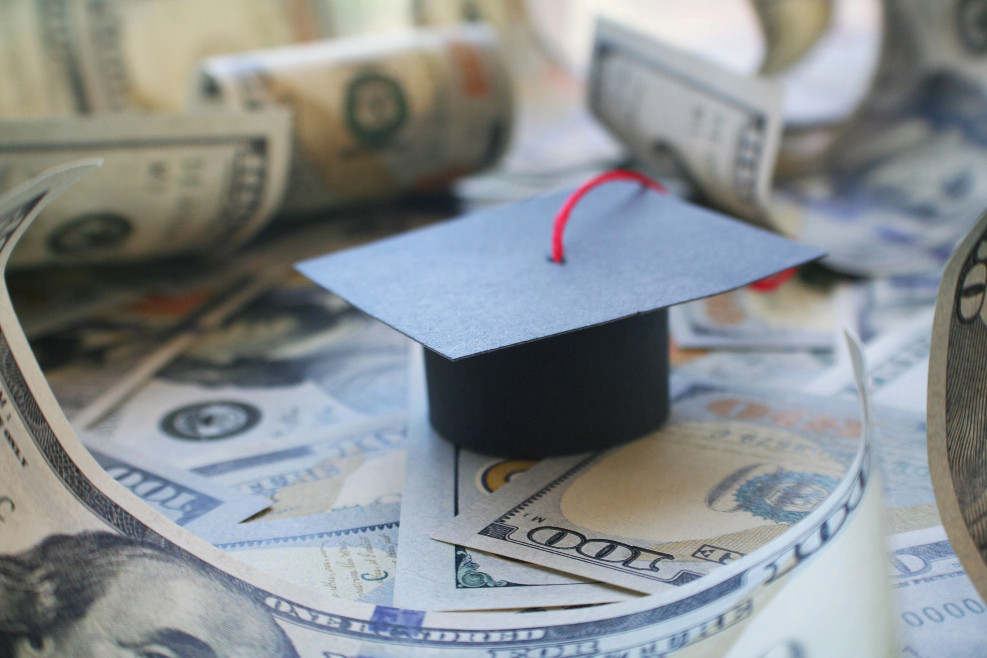 Private student loan interest rates remain stable for 5-year terms, rise for 10-year terms