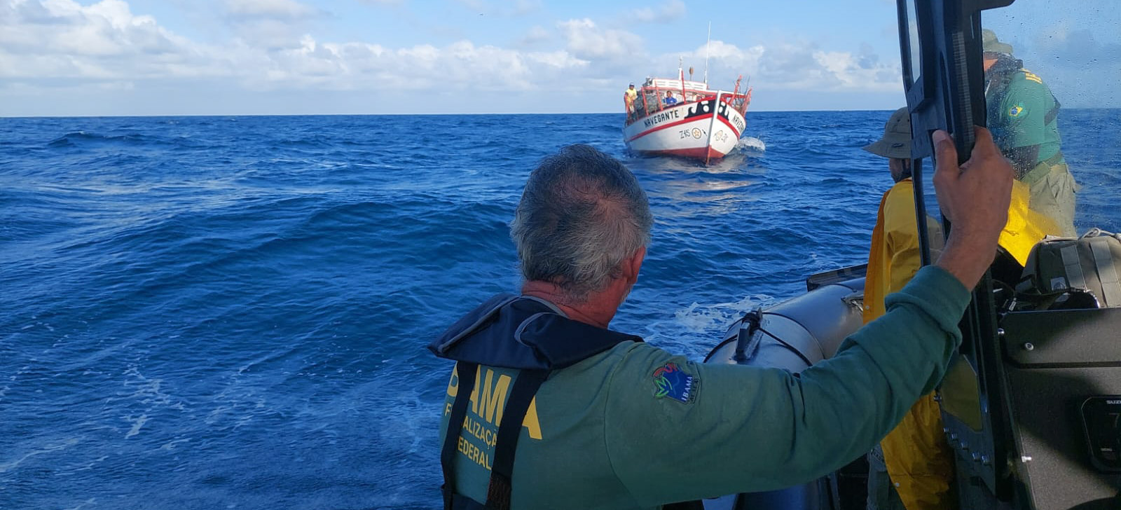 Agentes fiscalizam a pesca de lagosta durante o período do defeso em seis estados; 82 infrações foram registradas