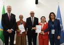 Entrega da NDC brasileira para o secretário-geral da UNFCCC, Simon Stiell. Foto: UNFCCC