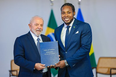 Lula apresenta carta credencial do Embaixador de São Vicente e Granadinas, Gareth Bynoe