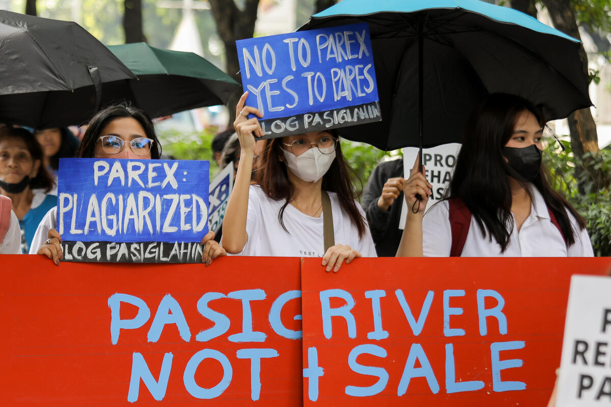 No to Parex Protest in Manila. © Basilio Sepe / Greenpeace