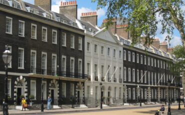 Bedford Square in London. Photo Credit: © Public Domain via Wikimedia Commons.