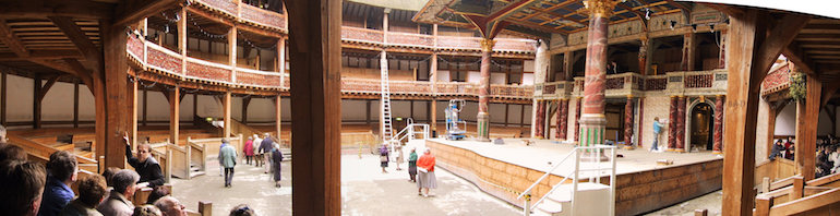 Panorama view of William Shakespeare's Globe Theatre. Photo Credit: © Maschinenjunge via Wikimedia Commons. 