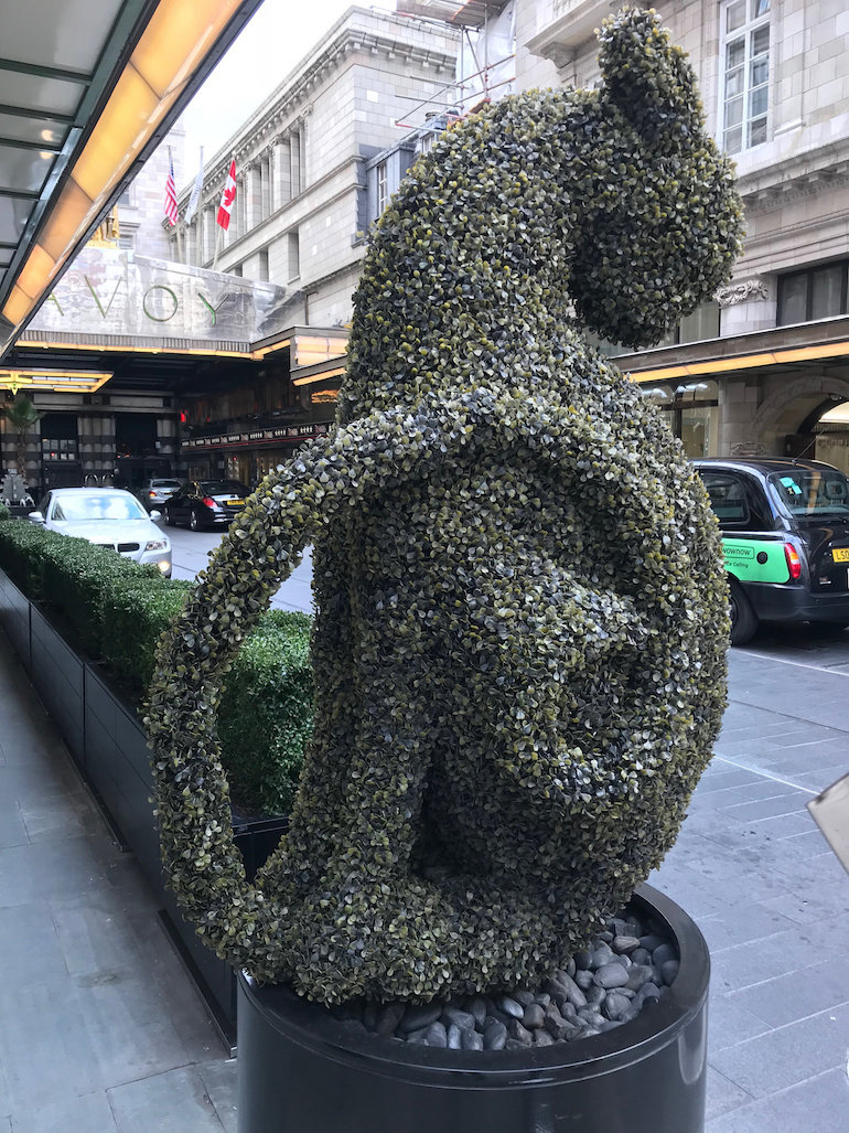 Famous Cats in London: Kasper the Cat at Savoy Hotel. Photo Credit: © Matt Brown via Wikimedia Commons.