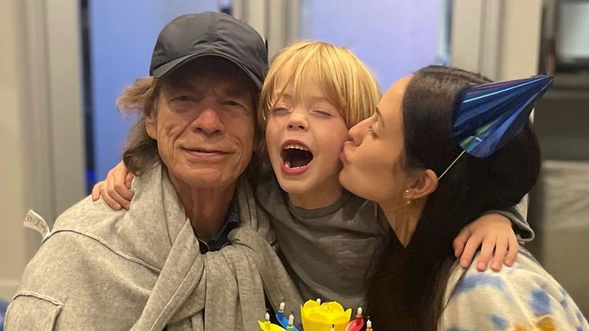 El hijo de 7 años de Mick Jagger baila igual que él, y este video lo prueba