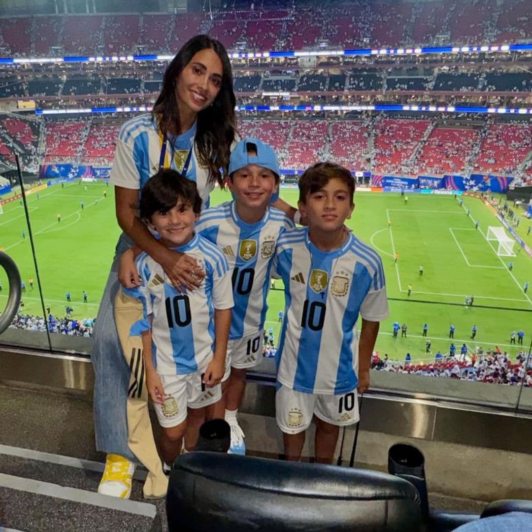 Antonela Roccuzzo y sus hijos 