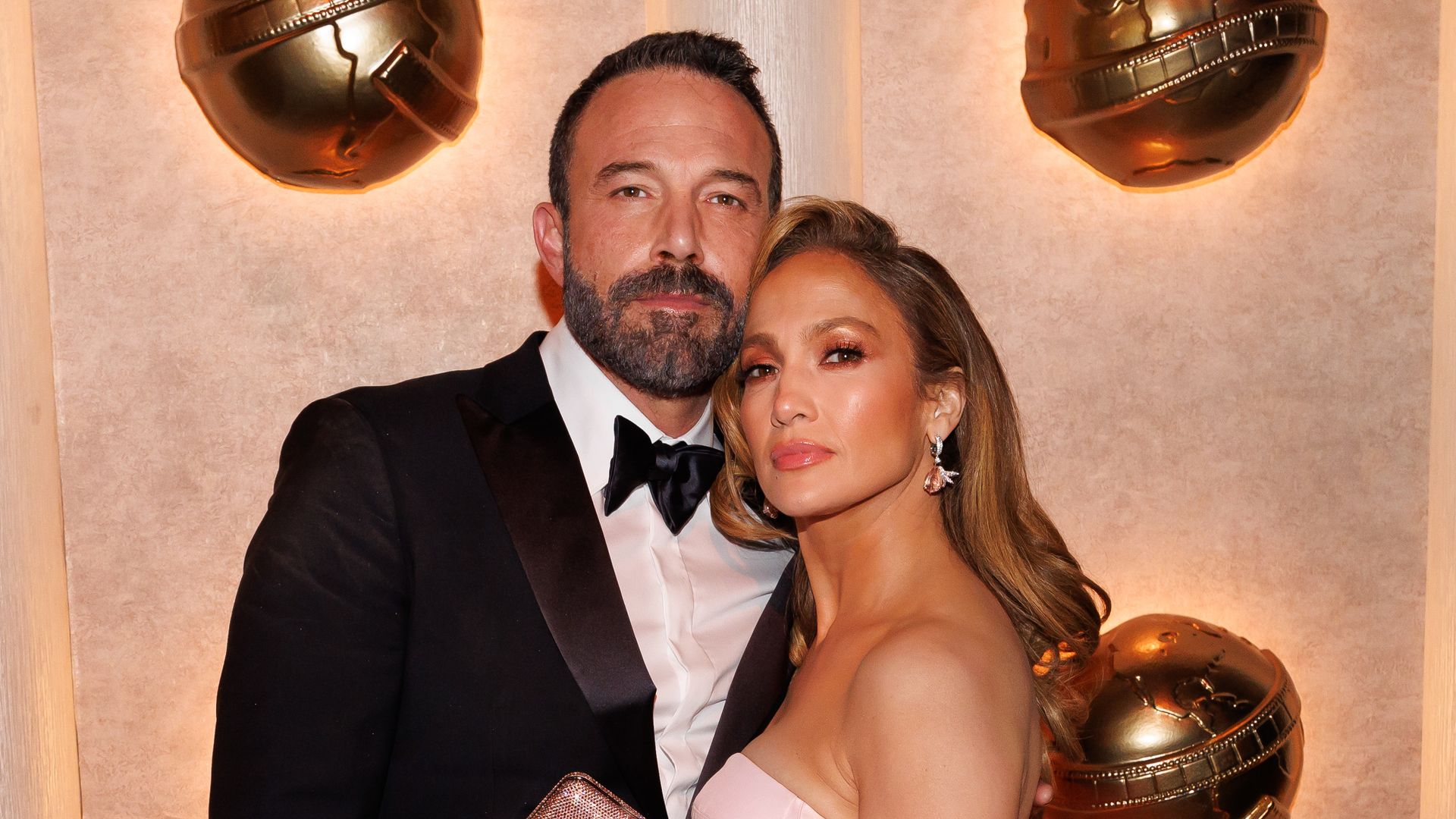 Jennifer Lopez and Ben Affleck back together amid divorce: 'Holding hands and kissing'