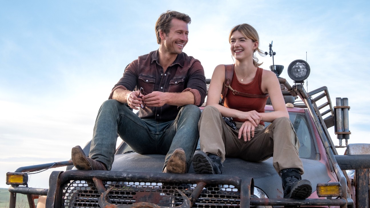 Glen Powell and Daisy Edgar-Jones in 'Twisters.'