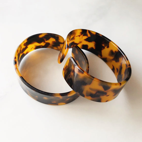 Acetate print bangle