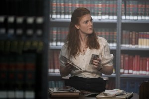 THE TIME TRAVELER'S WIFE, Rose Leslie, (Season 1, ep. 102, aired May, 2022). photo: Macall Polay / ©HBO Max / Courtesy Everett Collection