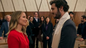 Nobody Wants This. (L to R) Kristen Bell as Joanne, Adam Brody as Noah in episode 102 of Nobody Wants This. Cr. Stefania Rosini/Netflix © 2024