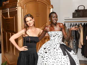  Alek Wek and Katie Holmes 