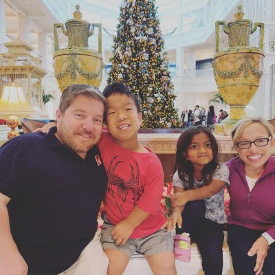 bill klein jen arnold and their kids at disney