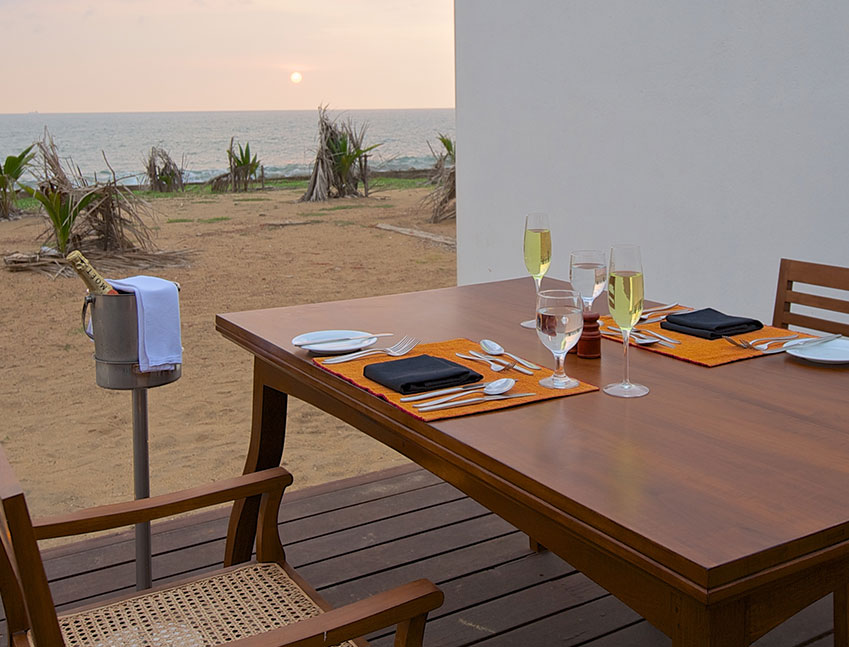 champagne served by the beach