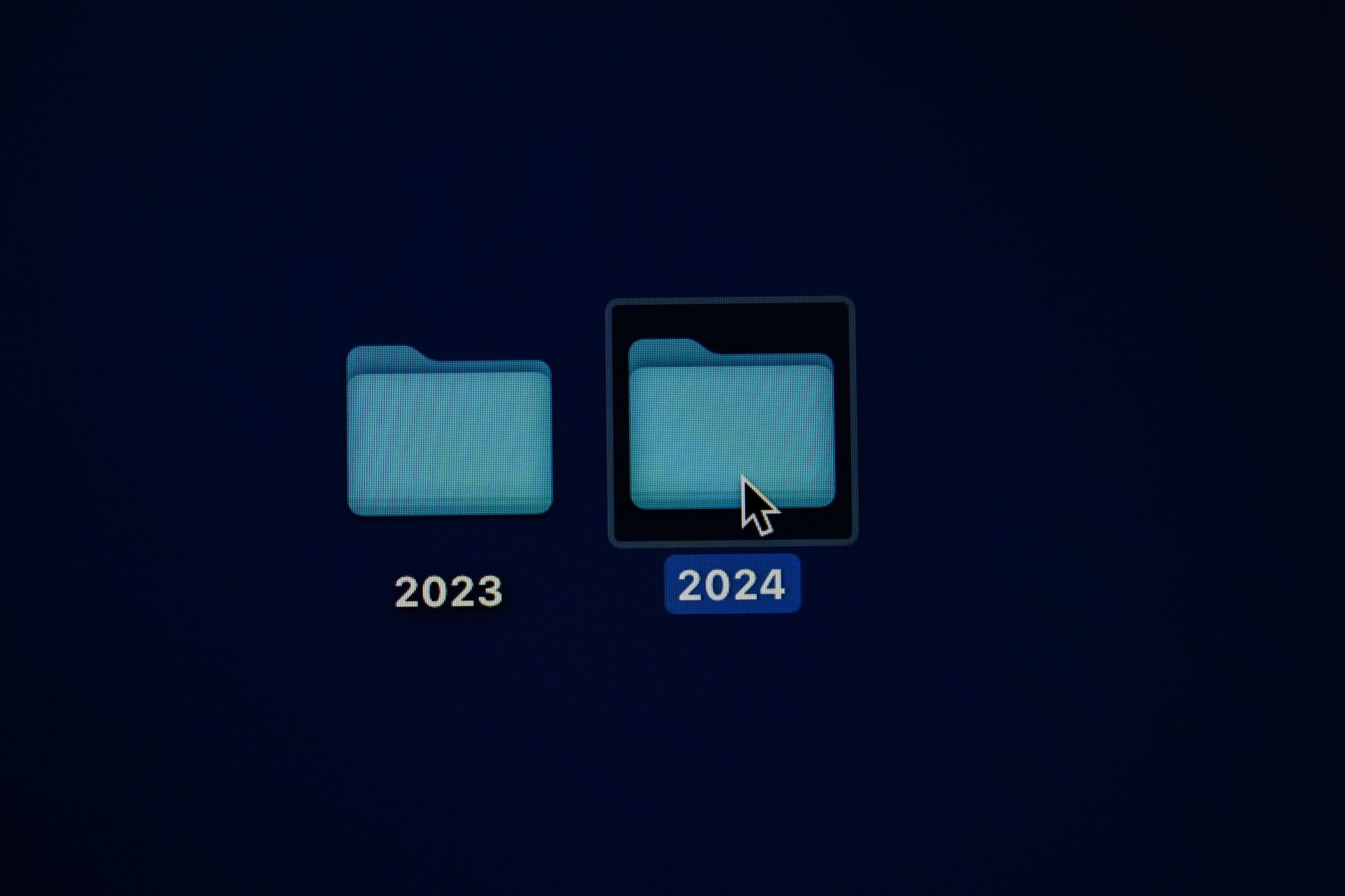 job searching in the new year 2024 computer folders