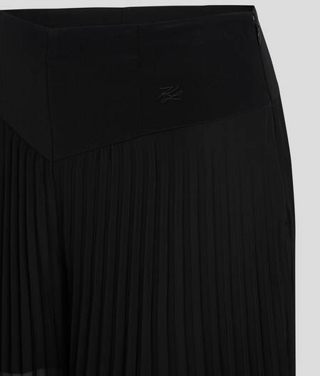 HIGH-RISE PLEATED PANTS