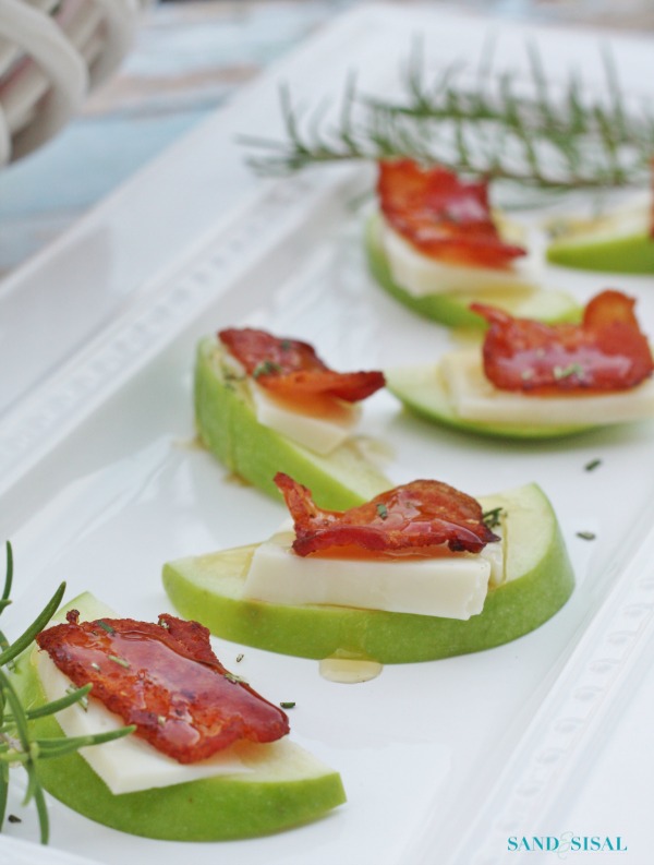 Thanksgiving-Appetizer-Apple-Gouda-Bacon-Bites