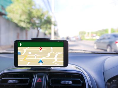 Phone GPS mounted in car