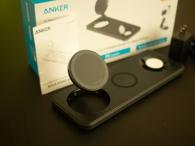 Anker MagGo 3-in-1 Wireless Charging Station with box.