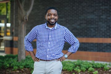 A business portrait of Demetrius Gray.