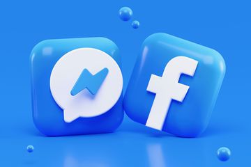 Messenger and Facebook 3D icons