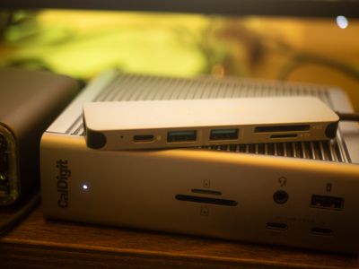 Hiearcool USB C Hub atop the CalDigit TS3 Plus docking station.